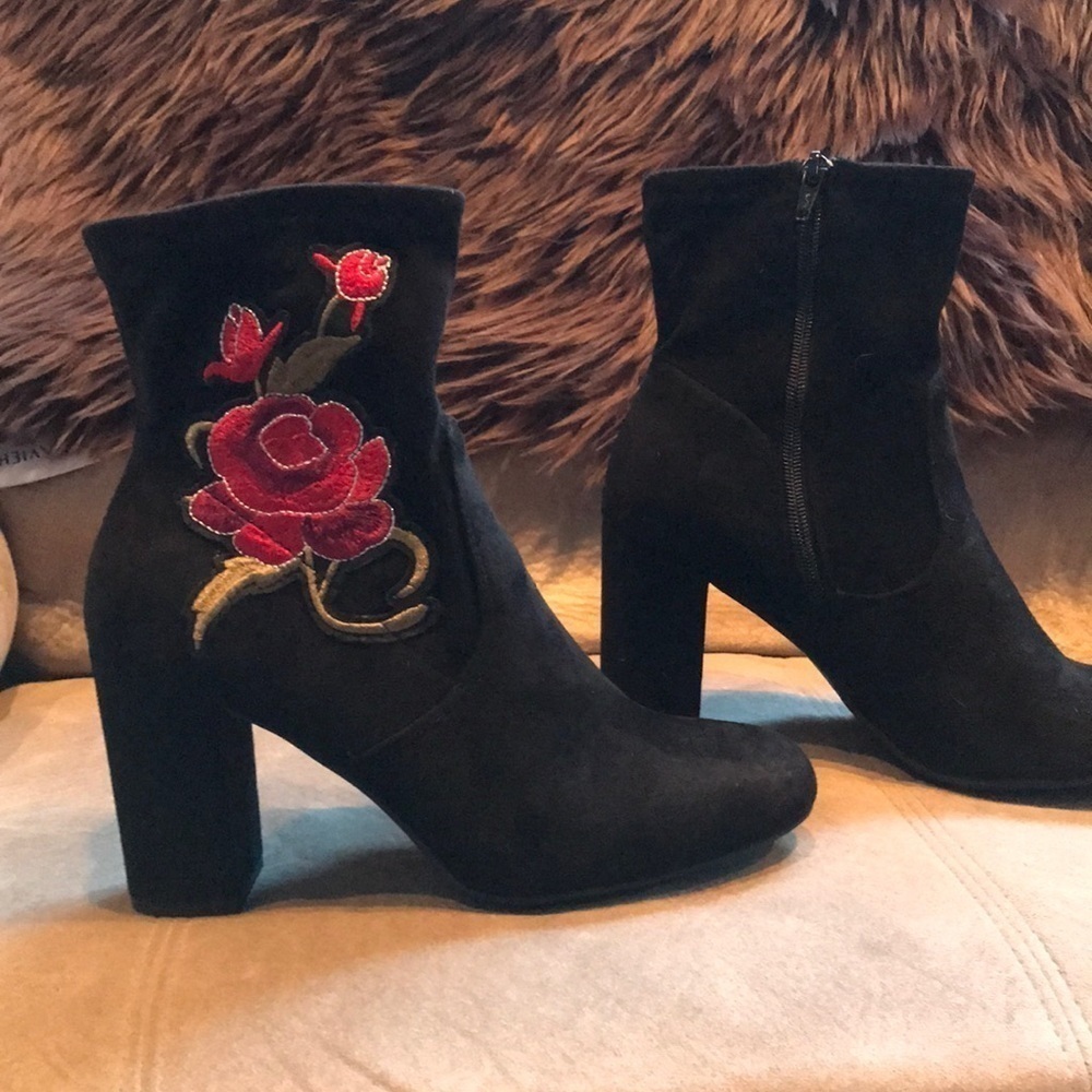 Candies brand black "suede" embroidered booties